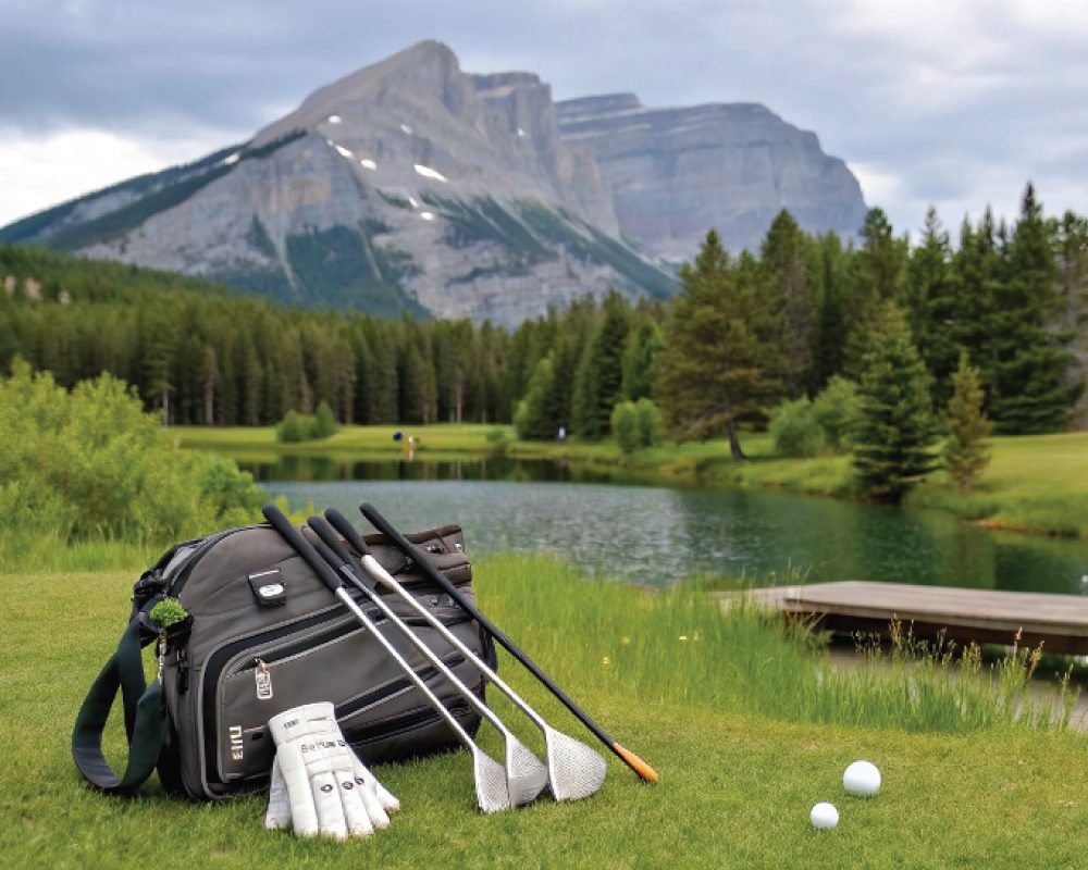 A collage of images shows a golfer in a scenic mountainous park and a golf rangefinder with its key features, including anti-shake technology and a rechargeable battery.